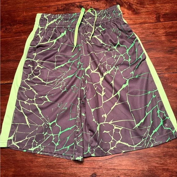 Boys Shorts Lot Size 10/12 Reebok Old Navy and Wrangler Champion bonus swimsuit - Picture 4 of 16